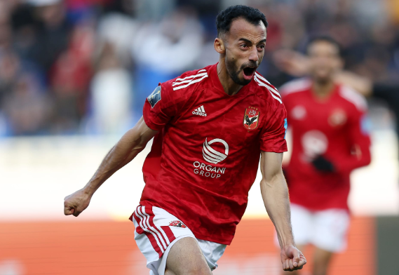 أحمد عبد القادر خارج حسابات الأهلي المصري.. هل عرض فسخ عقده؟