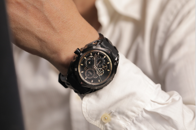 Rogbid M2.. أول ساعة يد من الفولاذ التنغستني ببطارية قوية ونظام GPS دون إنترنت