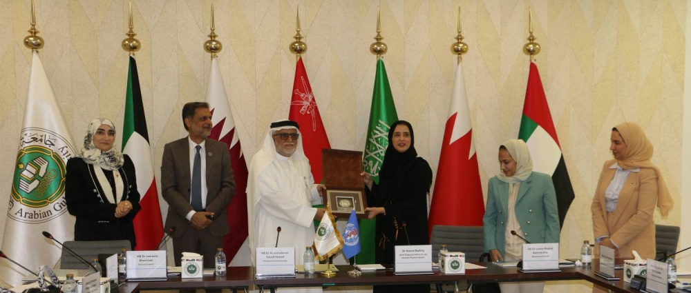 "الخليج العربي" تستضيف طاولة مستديرة لبحث تدريب الكوادر على مكافحة مقاومة المضادات الحيوية