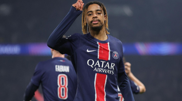 ليفربول يستهدف برادلي باركولا لتعويض لويس دياز في الجناح الأيسر