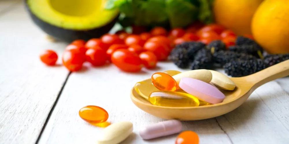 الأطعمة كبديل للمكملات.. كيف يغنيك نظامك الغذائي عن الفيتامينات؟