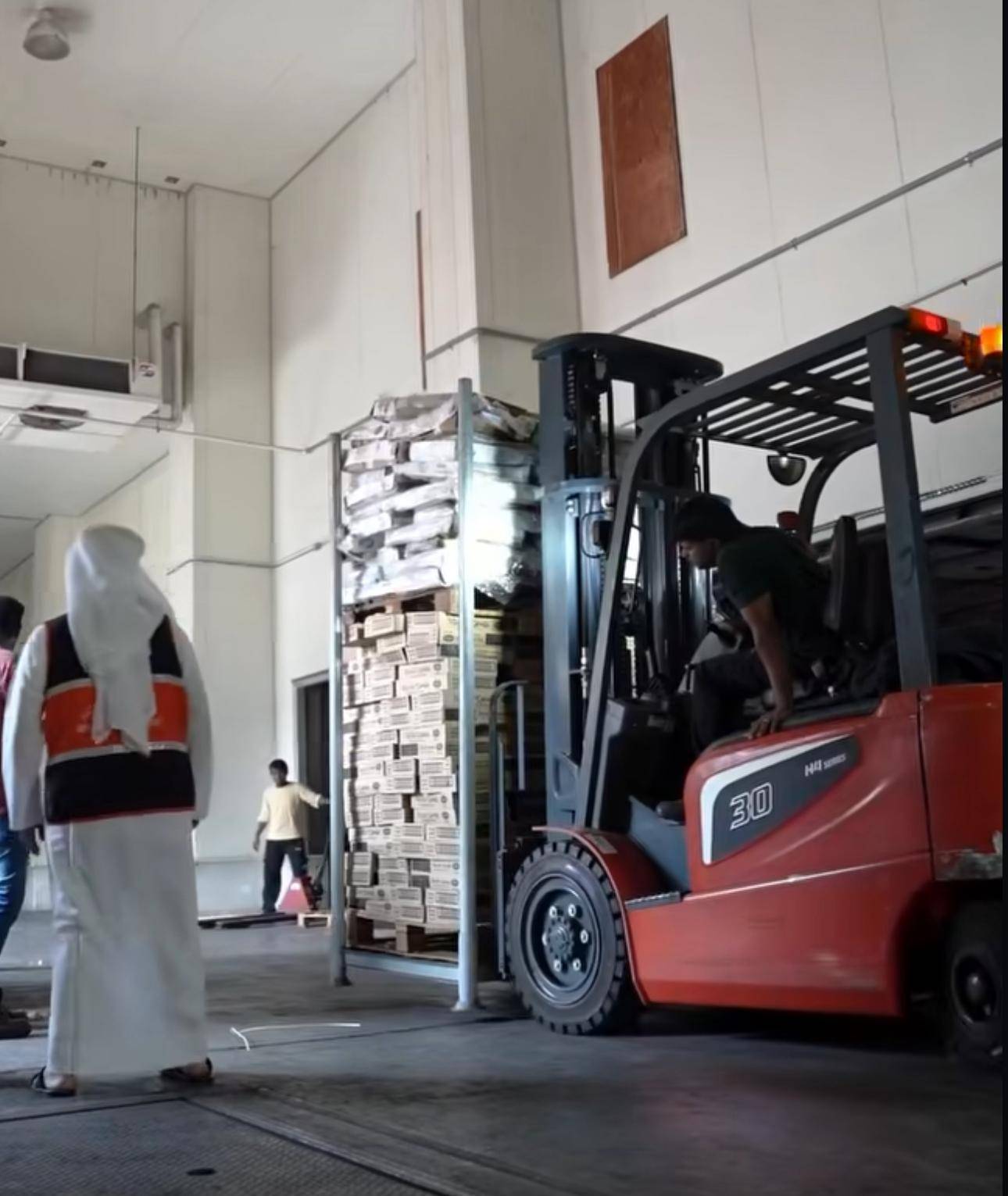 إتلاف أكثر من 14 ألف منتج غذائي مغشوش وفاسد