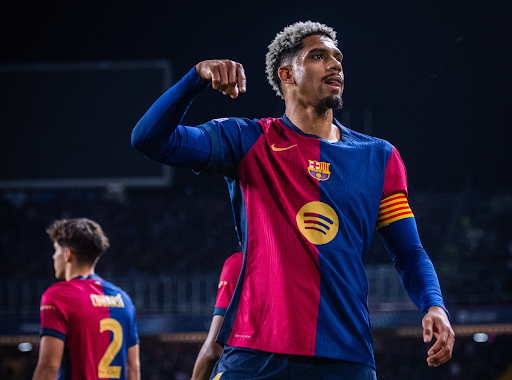 تشيلسي يستهدف ضم رونالد أراوخو لتعويض إصابة كولويل