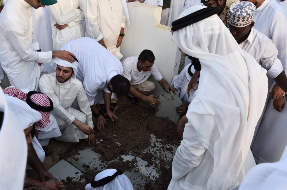 تشييع الطفلة &laquo;فجر&raquo; ابنة الغواص الراحل حسن جناحي