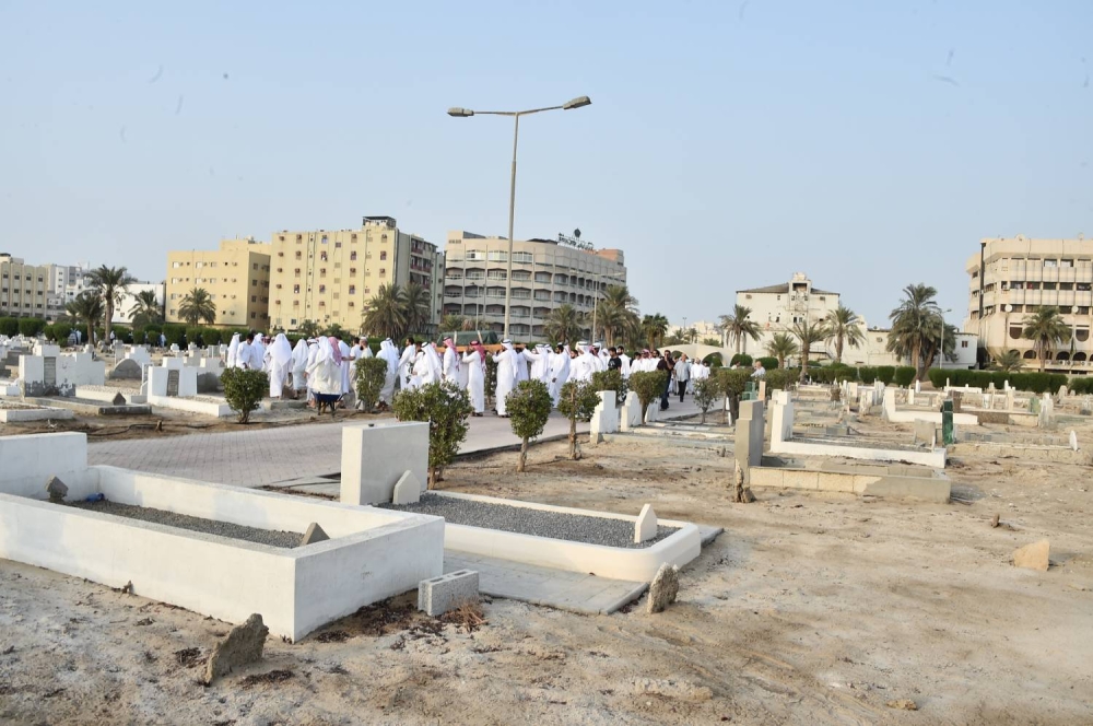 تشييع الطفلة &laquo;فجر&raquo; ابنة الغواص الراحل حسن جناحي