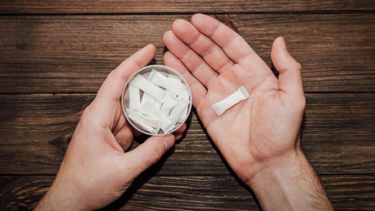 &laquo;تحقيق&raquo;: سجائر إلكترونية وأكياس نيكوتين وتبغ مسخن.. أخطار جديدة تحيق بالشباب