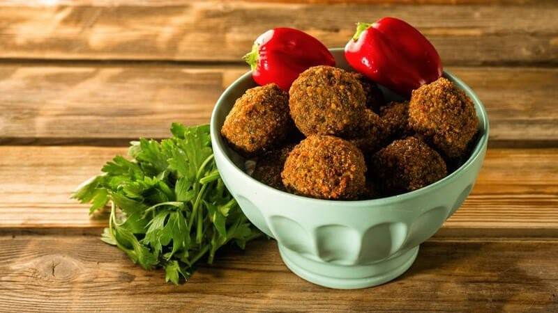 أضرار الطعمية على القولون والمعدة.. تعرف عليها