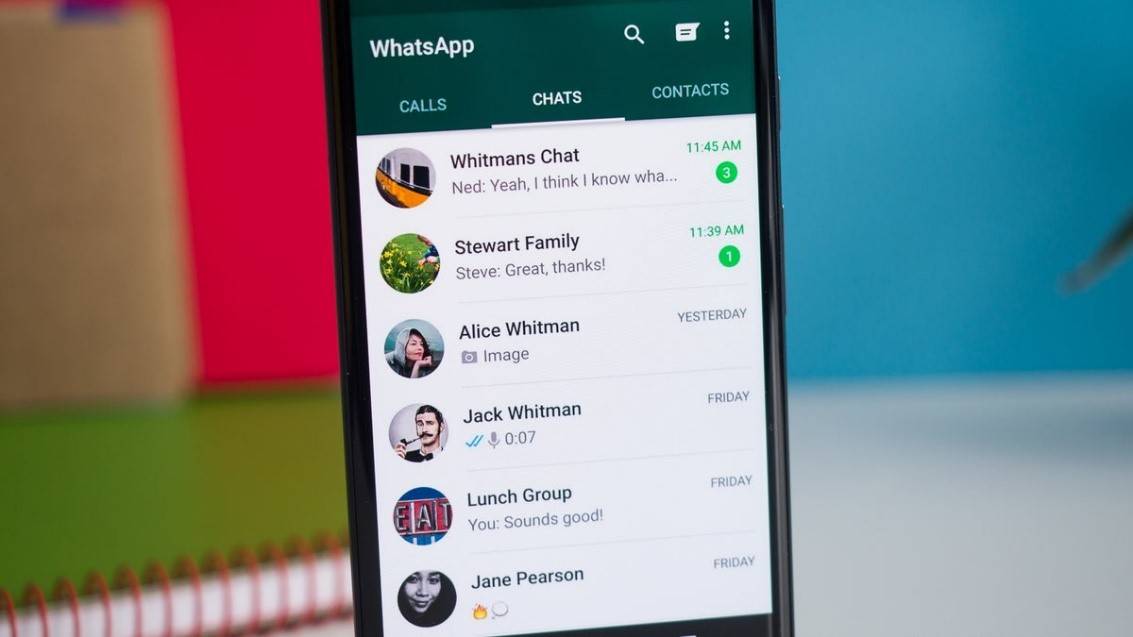 واتساب يُحدث ثورة في التواصل.. دردشة بدون حساب قريبًا على أندرويد