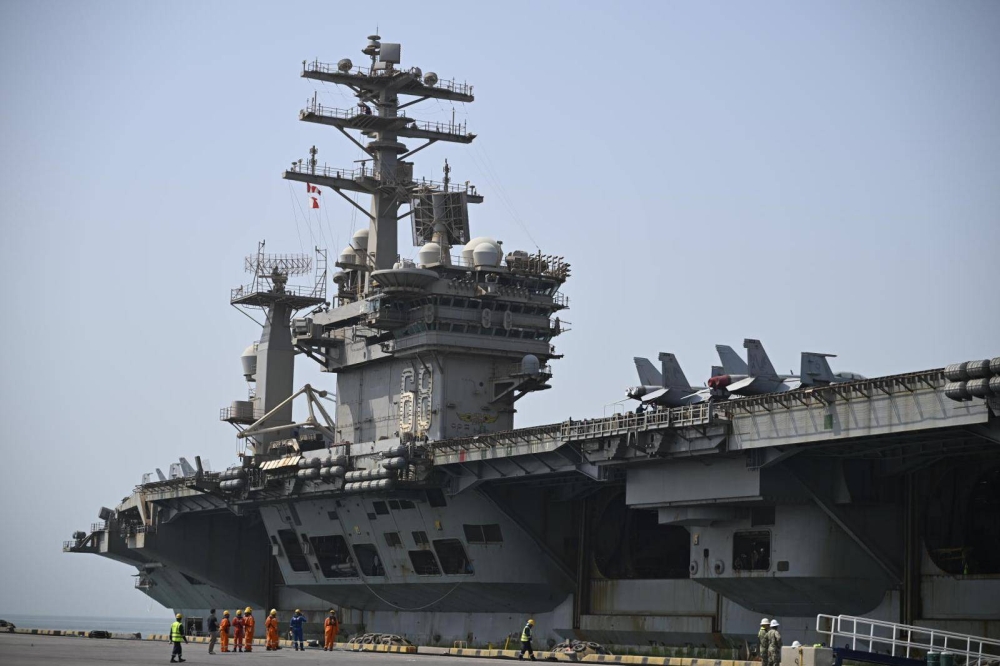 الأدميرال غولدهمر: الوجود الأمريكي في الخليج رسالة التزام وردع لضمان أمن واستقرار المنطقة