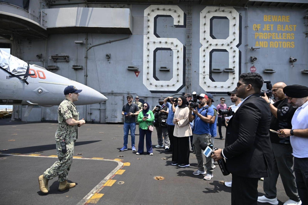 الأدميرال غولدهمر: الوجود الأمريكي في الخليج رسالة التزام وردع لضمان أمن واستقرار المنطقة