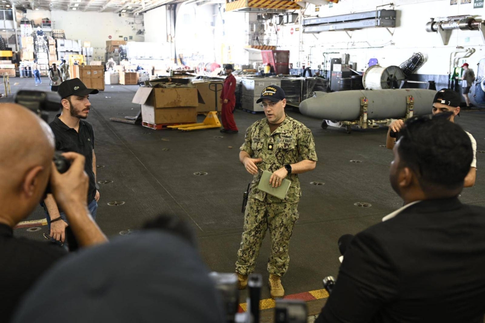 الأدميرال غولدهمر: الوجود الأمريكي في الخليج رسالة التزام وردع لضمان أمن واستقرار المنطقة