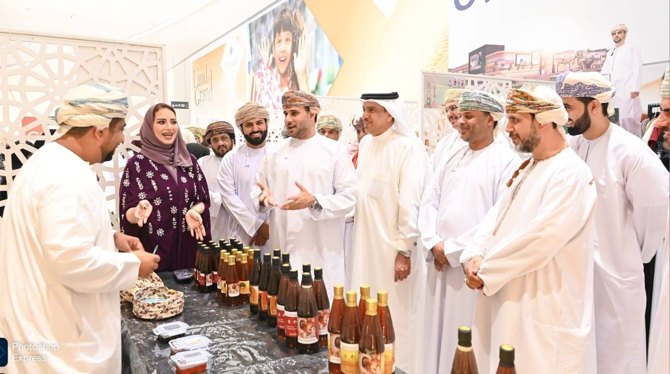 افتتاح معرض المنتجات العُمانية البحرينية في نسخته الخامسة بصلالة جراند مول