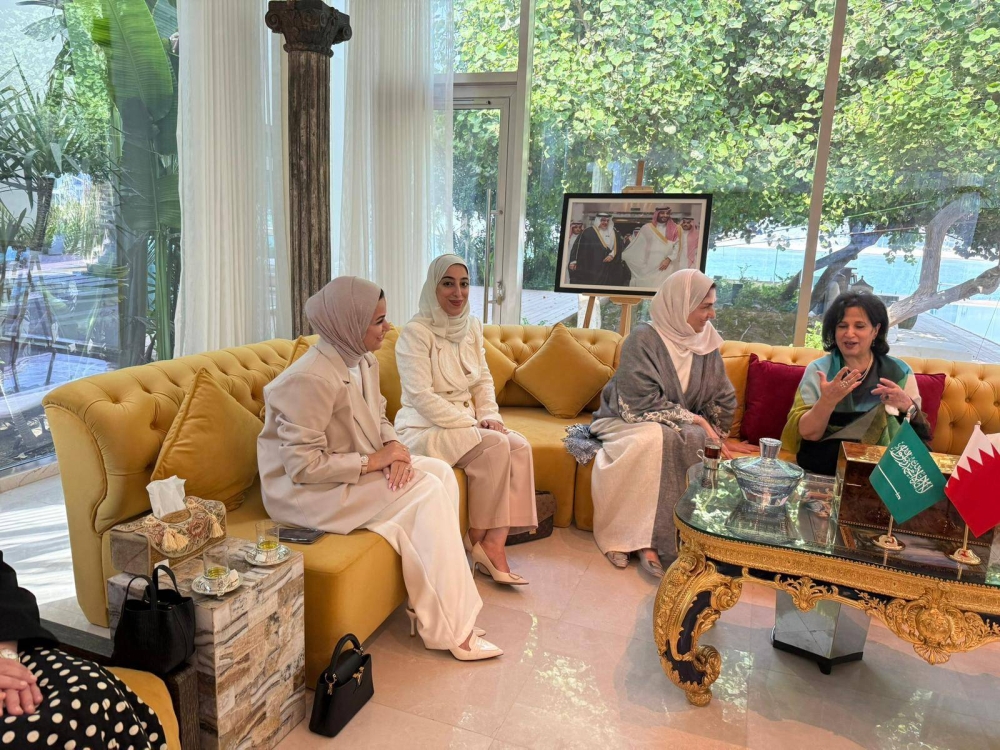 سفير خادم الحرمين الشريفين يقيم مأدبة غداء على شرف نخبة من الشخصيات البحرينية البارزة