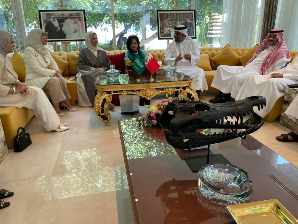 سفير خادم الحرمين الشريفين يقيم مأدبة غداء على شرف نخبة من الشخصيات البحرينية البارزة