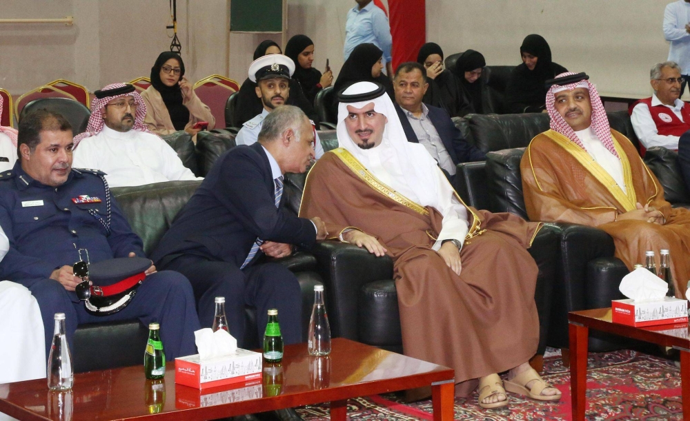 محافظ العاصمة يشهد ختام النشاط الصيفي لنادي سترة بمشاركة 300 طالب