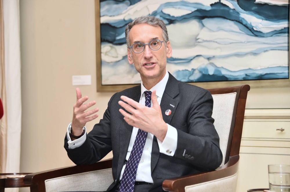 سفير واشنطن: العلاقات البحرينية الأمريكية أكثر قوة وعمقاً من أي وقت مضى