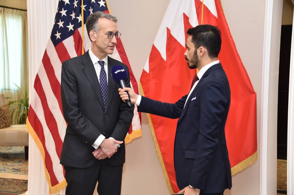 سفير واشنطن: العلاقات البحرينية الأمريكية أكثر قوة وعمقاً من أي وقت مضى