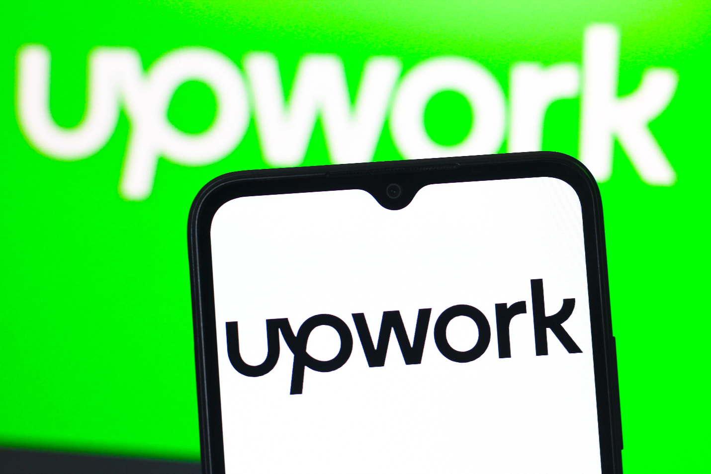 Upwork تنطلق نحو سوق توظيف الشركات الكبرى بخطوة استحواذ استراتيجية