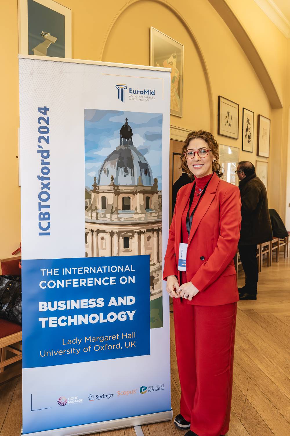 الكاتبة في "الوطن" مي عبدالعزيز تنشر دراسة علمية في مؤتمر أكسفورد بإنجلترا