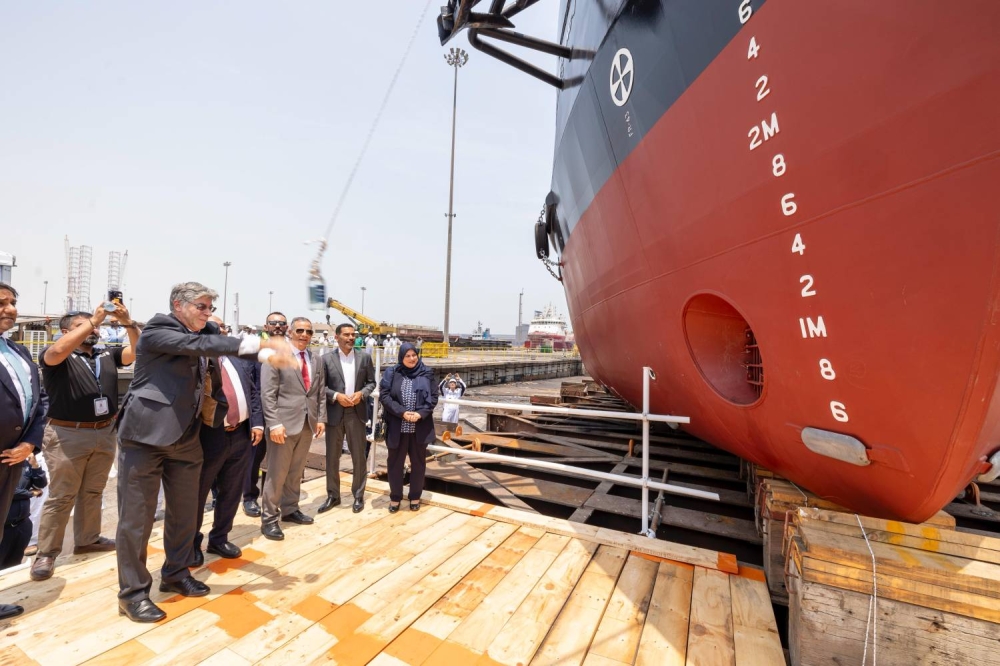 &laquo;أسري&raquo; تدشن بارجتين لـ &laquo;بابكو للتكرير&raquo;