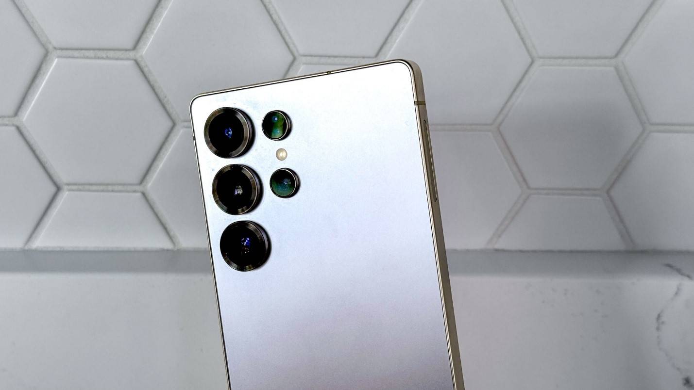 Galaxy S26 Ultra يحصل على ترقية محدودة لسرعة الشحن