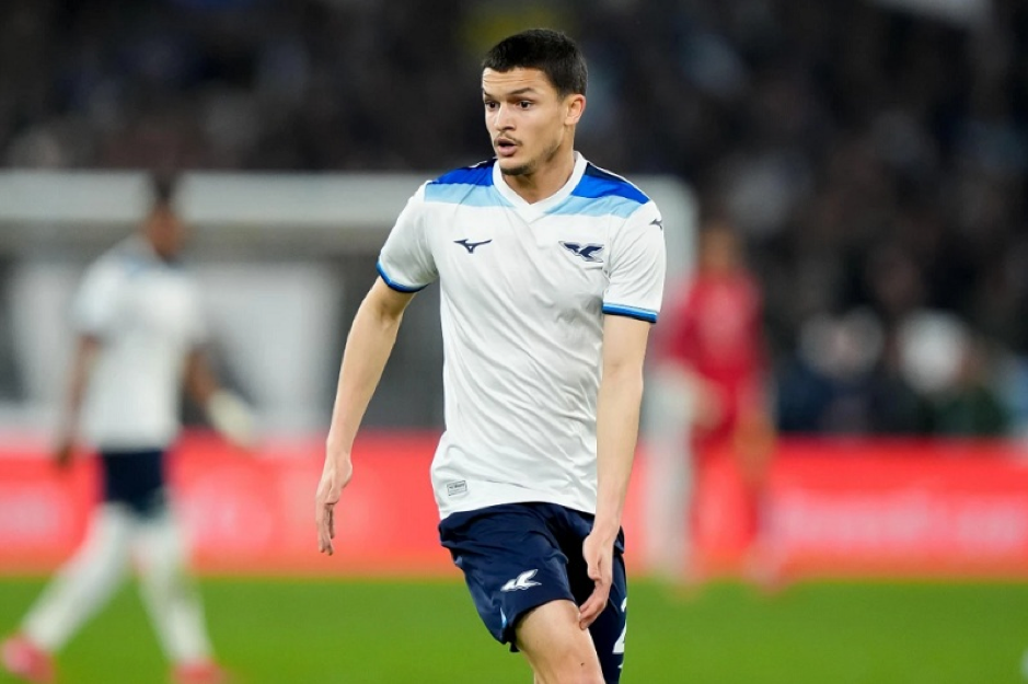 لاتسيو يحدد موعد عودة رضا بلحيان قبل انطلاق الدوري الإيطالي