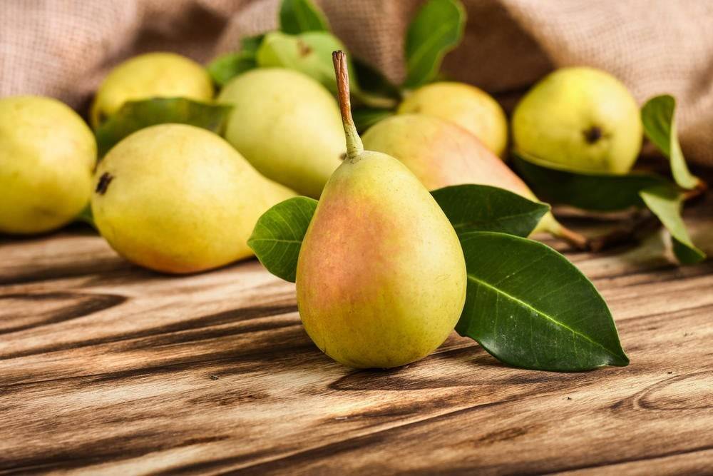 فوائد تناول الكمثرى على معدة فارغة