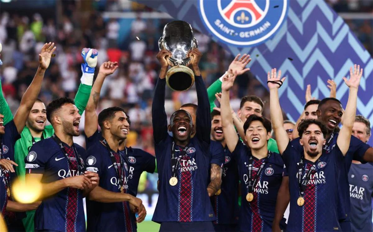 صحف العالم تحتفي بتتويج باريس سان جيرمان بالسوبر الأوروبي أمام توتنهام.. صور