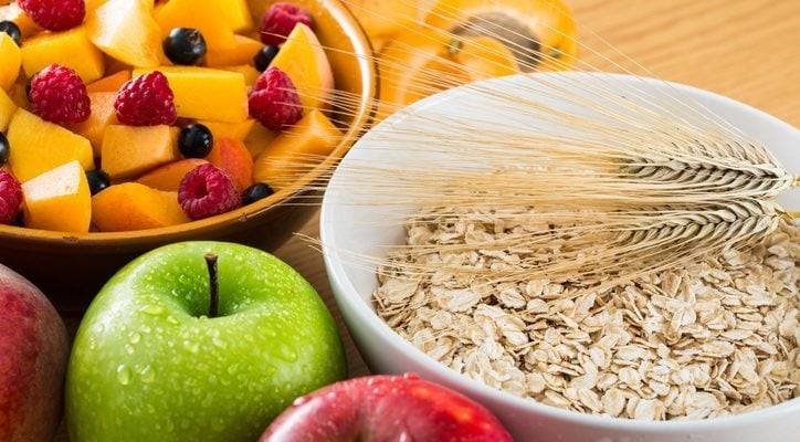 5 أطعمة تساعد على تحسين الهضم وتعزيز صحة الأمعاء