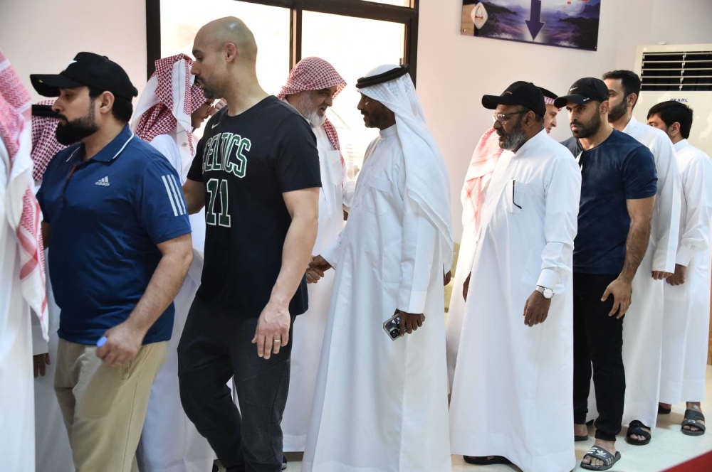 البحرين تودع الرئيس التنفيذي السابق لـ&laquo;الوطن&raquo; إبراهيم الحسيني