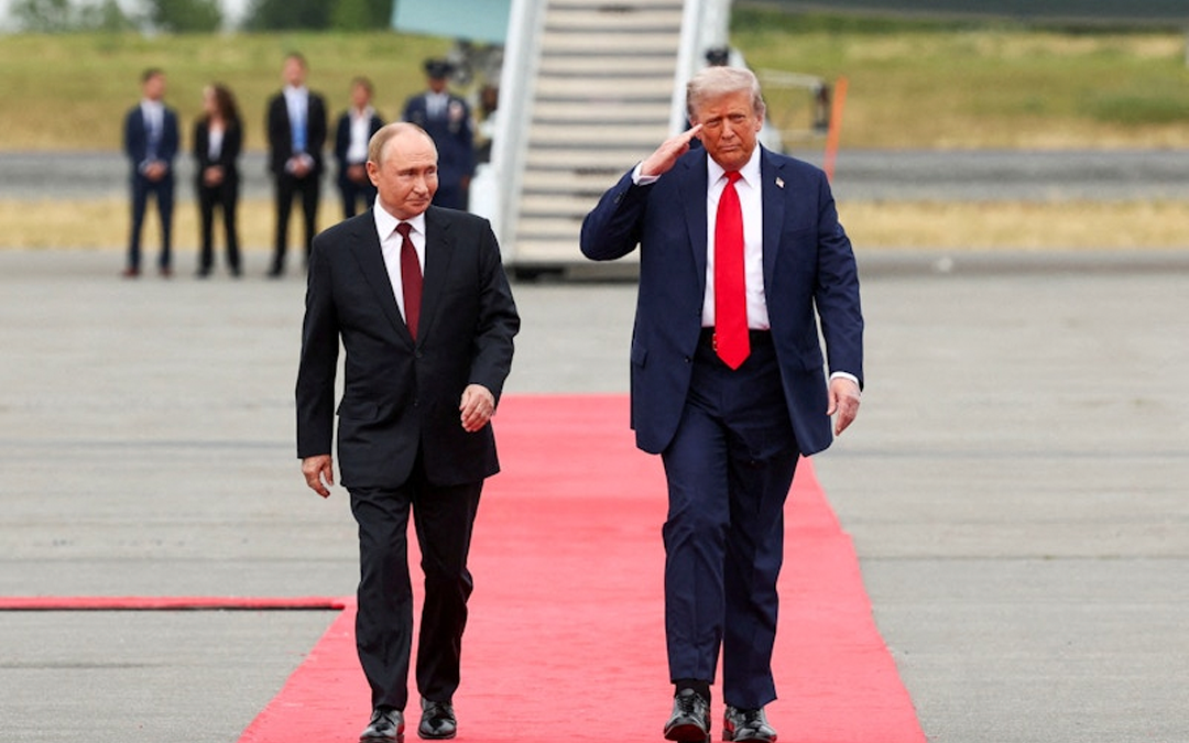 الرئيس الأمريكي ترامب يلتقي الرئيس الروسي بوتين لمناقشة الحرب في أوكرانيا