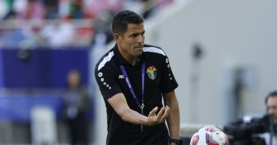 الجزيرة ضد خورفكان.. تحديات عموتة في بداية الدوري الإماراتي