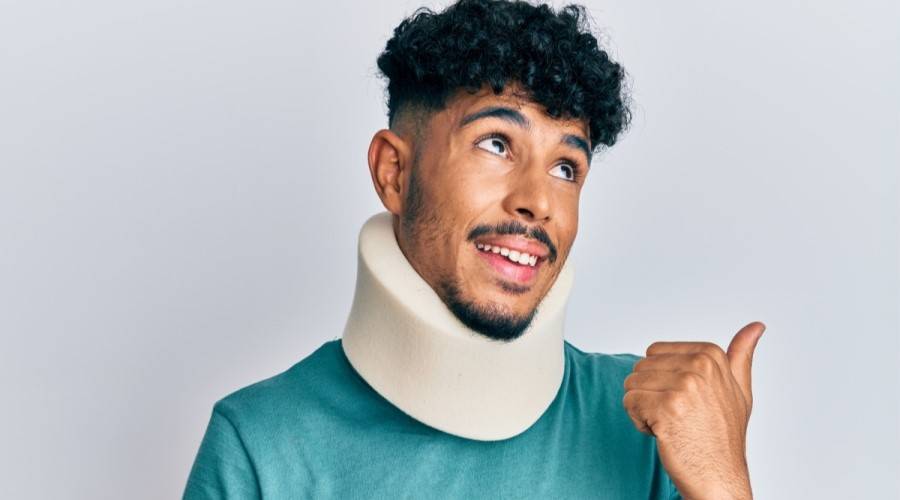 آلام الرقبة لم تعد مشكلة.. 7 نصائح لتخفيف الألم وتحسين الحركة