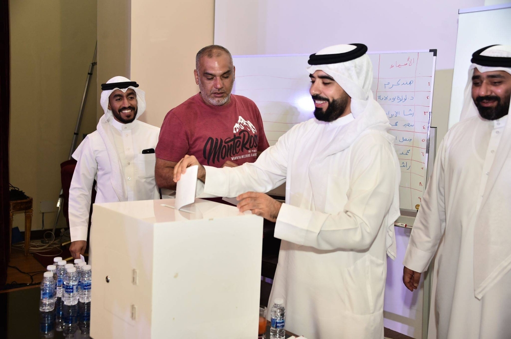 انتخاب مجلس إدارة جديد لجمعية الصحفيين البحرينية برئاسة عيسى الشايجي