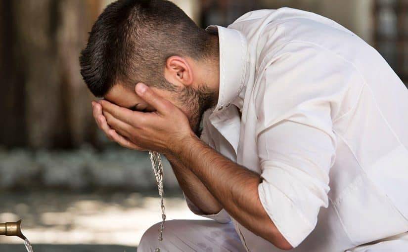 كيفية الوضوء.. اختبر نفسك هل تتوضأ بطريقة صحيحة؟