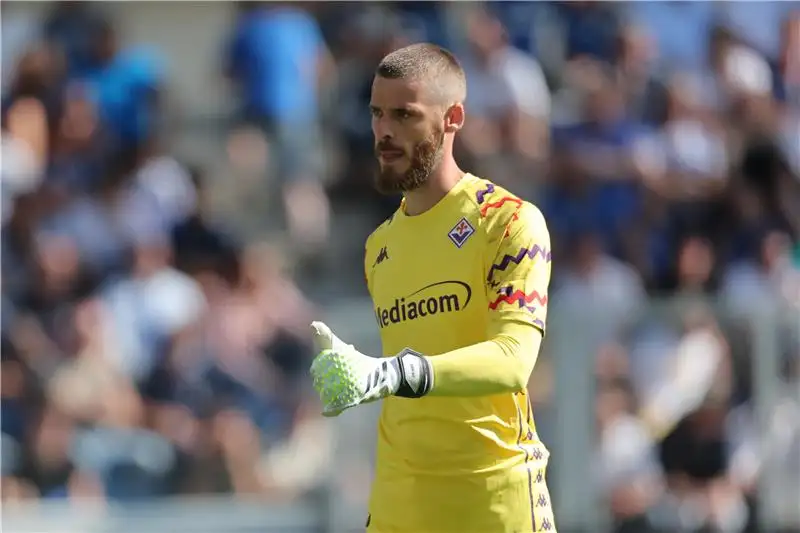 مانشستر يونايتد يفاوض حارس مرماه السابق دي خيا للعودة.. يلعب مع فيورنتينا