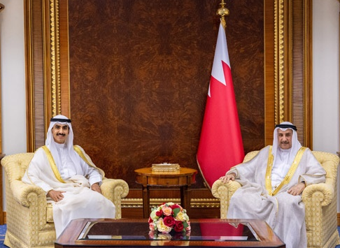 نائب رئيس مجلس الوزراء يلتقي سفير الكويت بمناسبة انتهاء فترة عمله