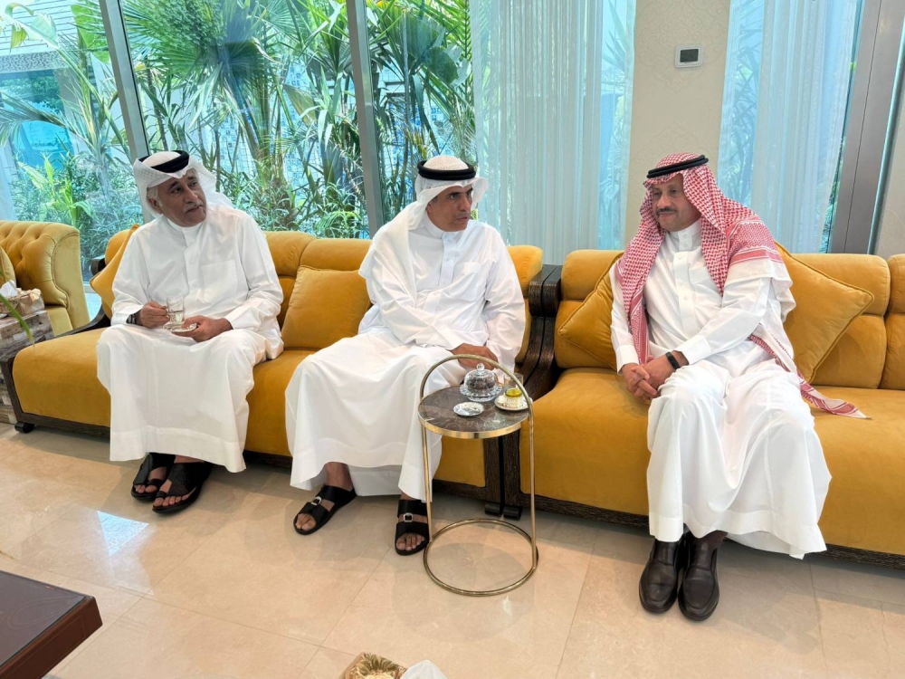 سفير خادم الحرمين الشريفين يقيم مأدبة غداء على شرف نخبة من الشخصيات البحرينية البارزة.