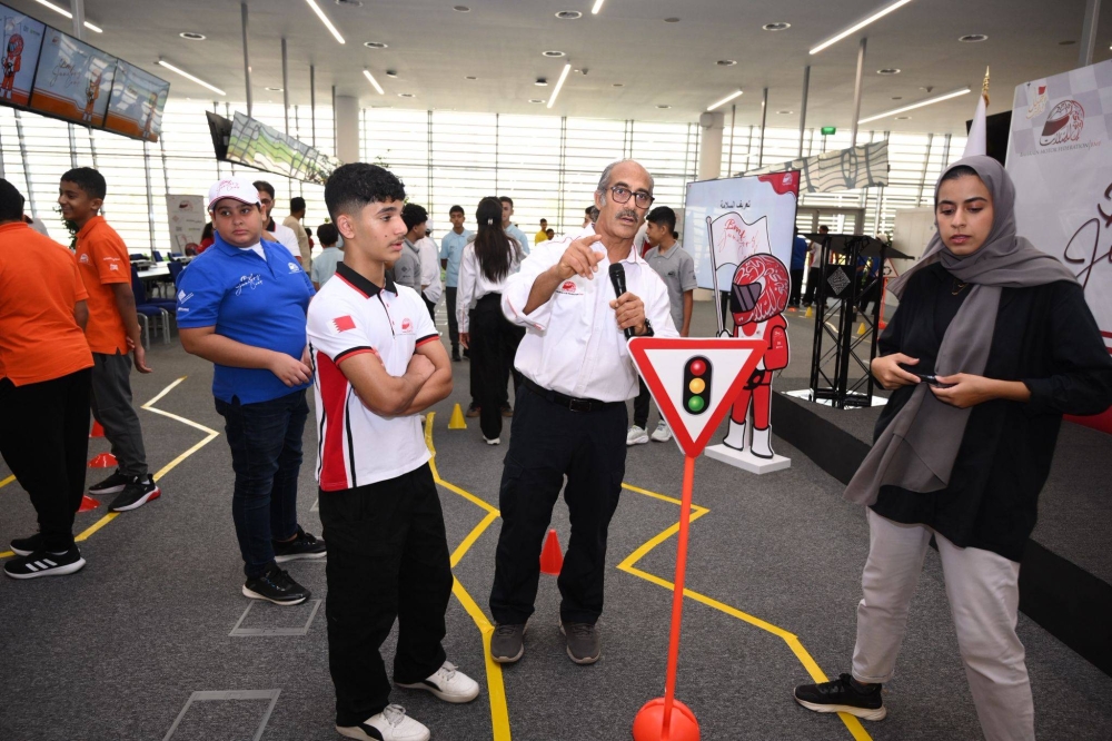 تجربة المضمار الوعر وزيارة الدفاع المدني ومحاضرات وفعاليات متنوعة