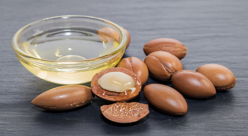 الذهب السائل.. أسرار وفوائد زيت الأرجان للبشرة والشعر