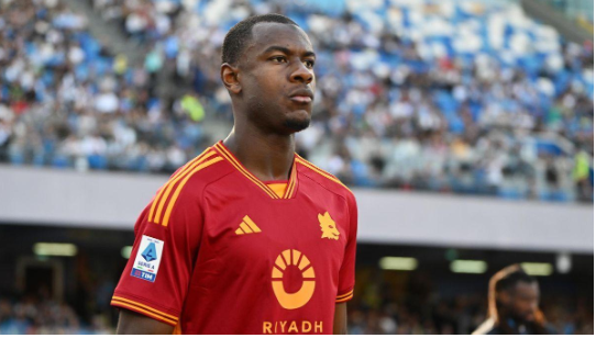 نيوم يواصل صفقاته الصيفية بعرض ضخم لمدافع روما نديكا