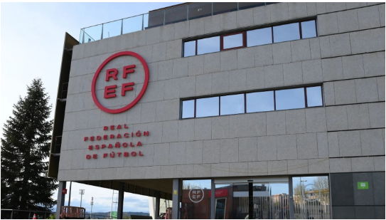 وفاة خوان بادرون موراليس نائب رئيس الاتحاد الإسباني السابق