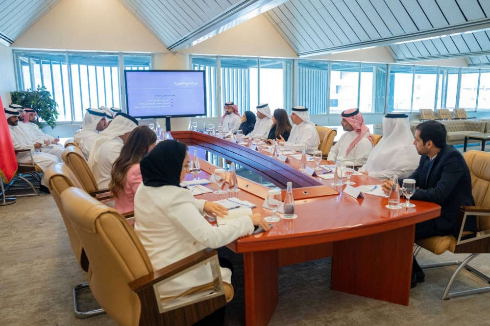 عيسى بن سلمان يزور وزارتي &laquo;العدل&raquo; و&laquo;الإسكان&raquo;