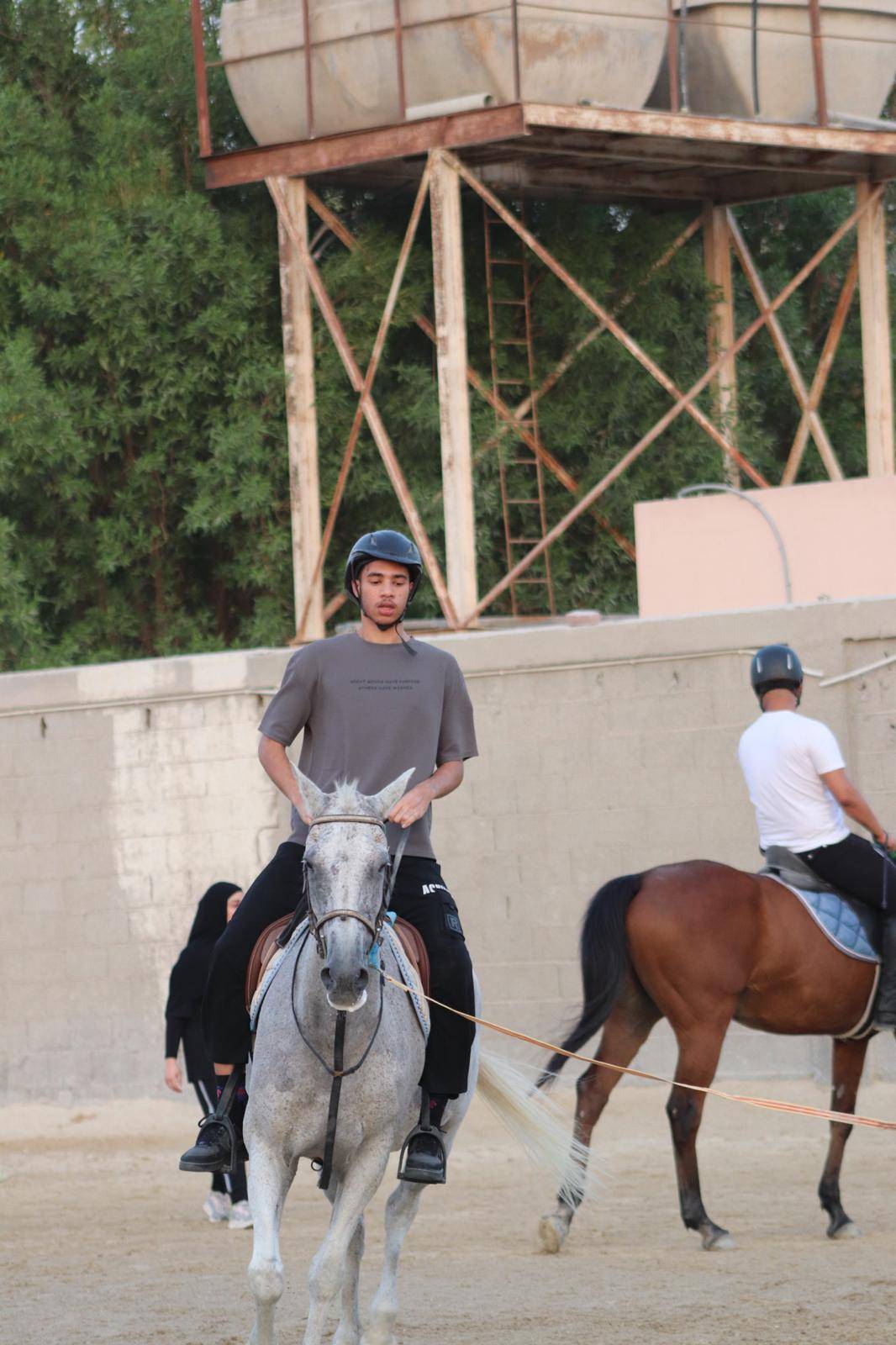 الأولمبياد الخاص البحريني يشارك في مسابقة ودورة الفروسية الإقليمية بالإمارات