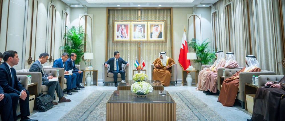 وزير المالية يلتقي وزير خارجية أوزبكستان ويؤكد على عمق العلاقات