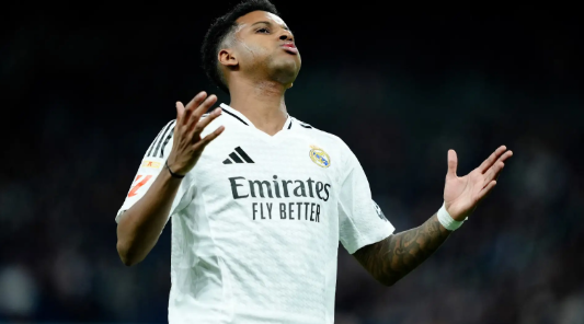 مانشستر سيتي ينسحب من سباق التعاقد مع رودريجو بعد بقاء سافينيو