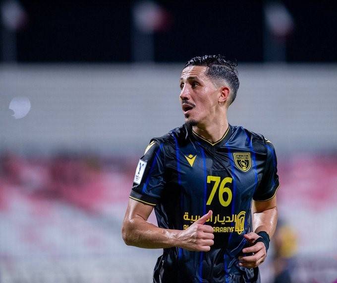 فيصل فجر يقترب من الرجاء المغربي في الميركاتو الصيفي