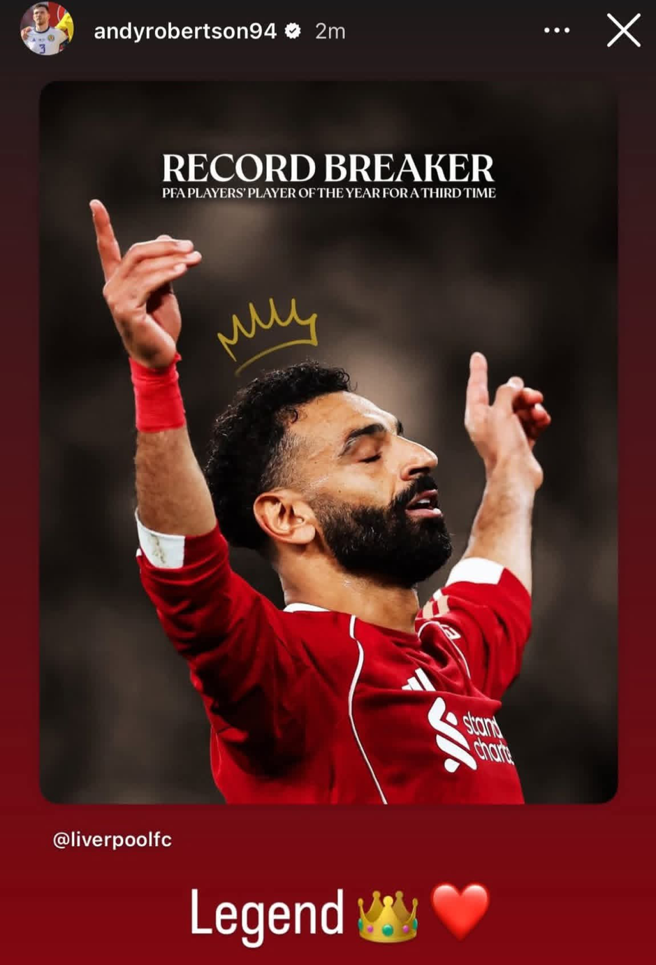 محمد صلاح يصنع التاريخ ونجوم ليفربول يحتفلون بتتويجه بجائزة الأفضل للمرة الثالثة..صور