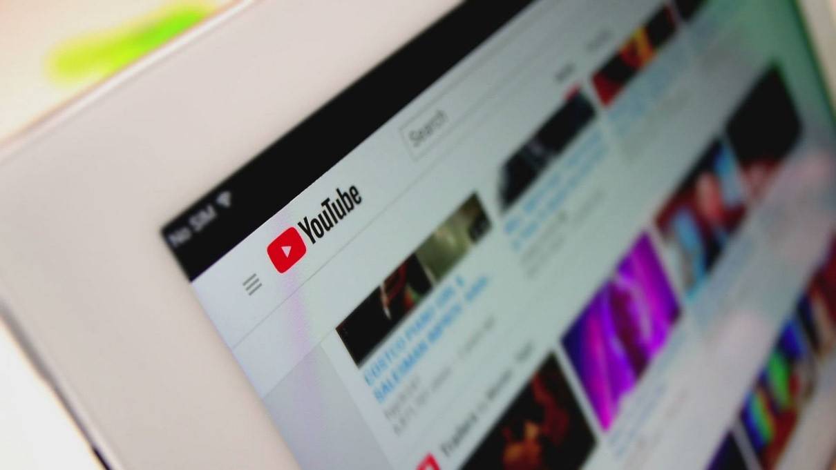يوتيوب يعتمد الذكاء الاصطناعي لتحديد أعمار المستخدمين: تاريخ الميلاد ليس كافيًا
