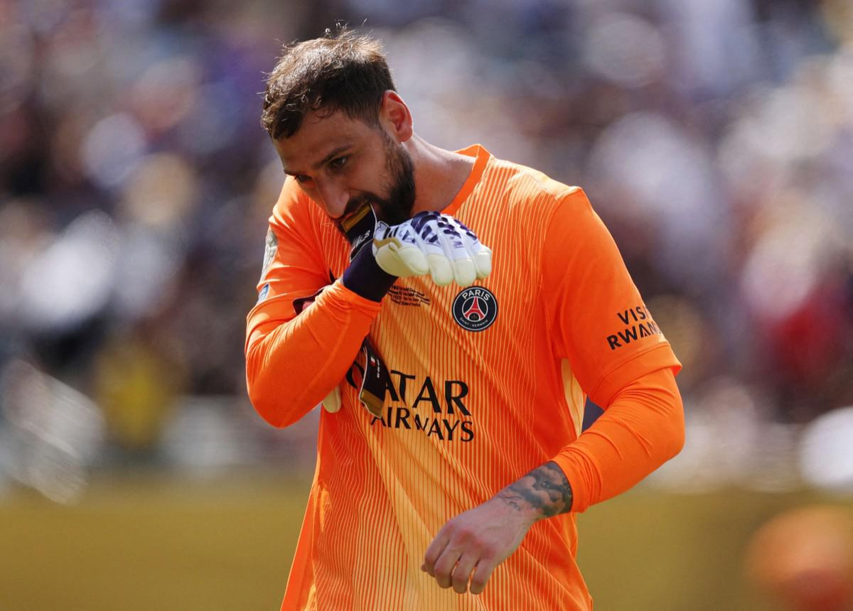 مانشستر سيتي يحسم موقفه من التعاقد مع دوناروما